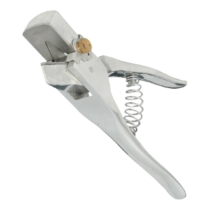 Medium Ear Notcher With V Shape Die AE 6005